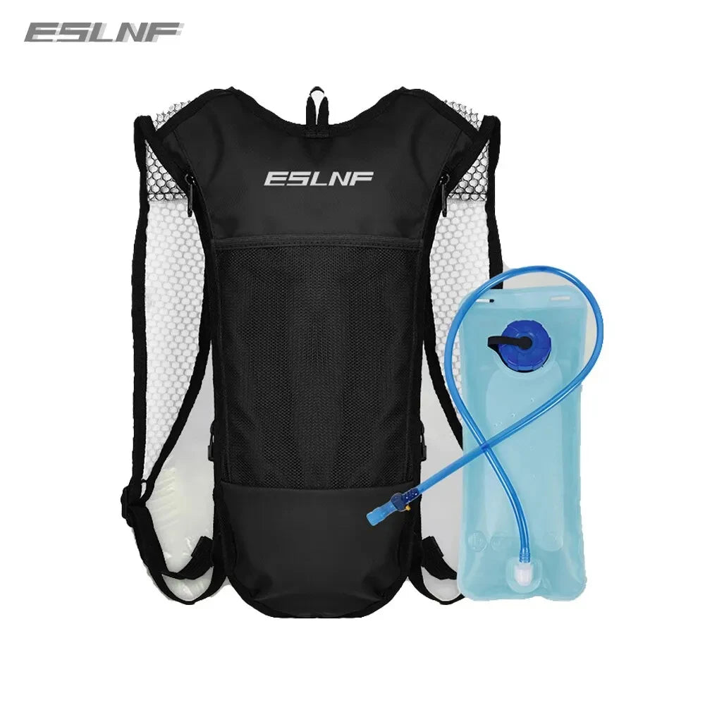 Lightweight hydration backpack for running, cycling and hiking"with a inner water blader